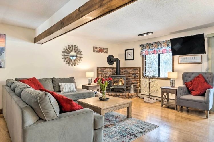 2 Bedrooms Apartment