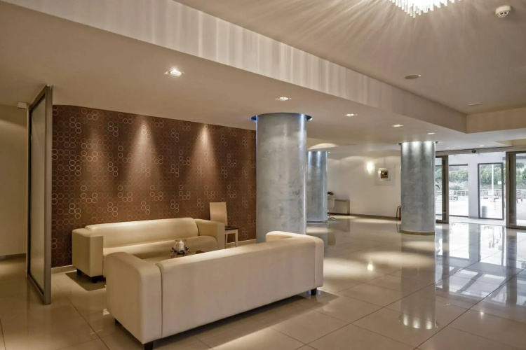 Lagomandra Beach & Suites