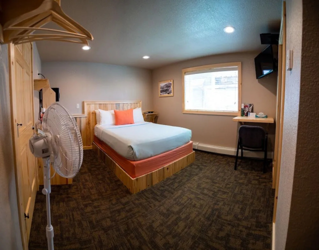 Triangle Motel