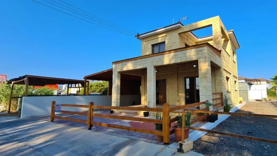 2 Bedrooms Cottage