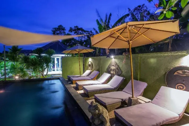 Naturale Huts Villas