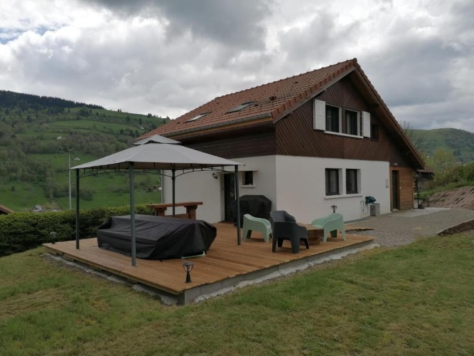 4 Bedrooms Cottage