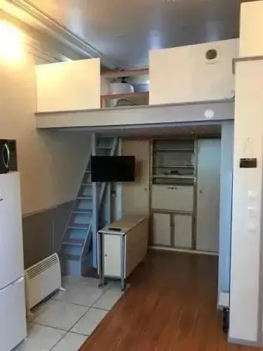Studio mezzanine