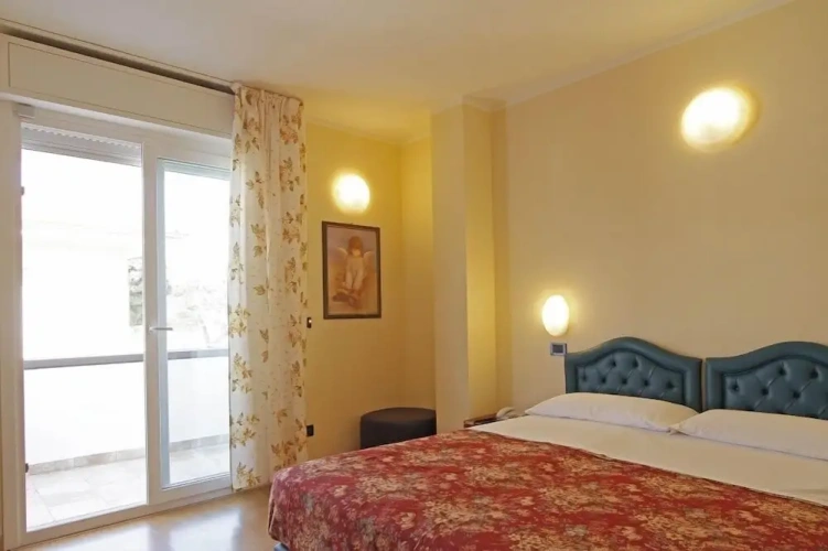 Standard Triple room with balcony