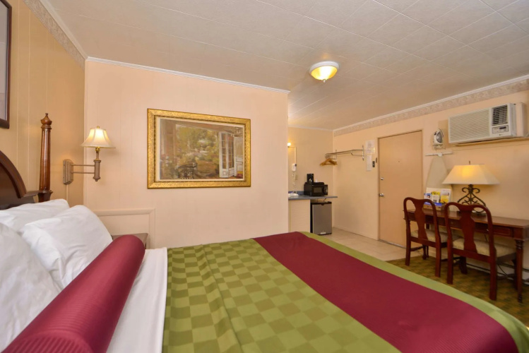 Maddox Inn