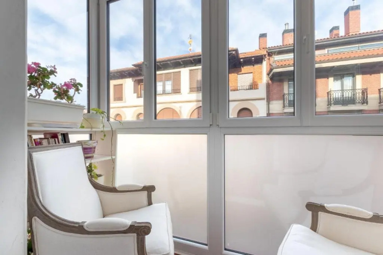 BILBAO COSTA by Aston Rentals