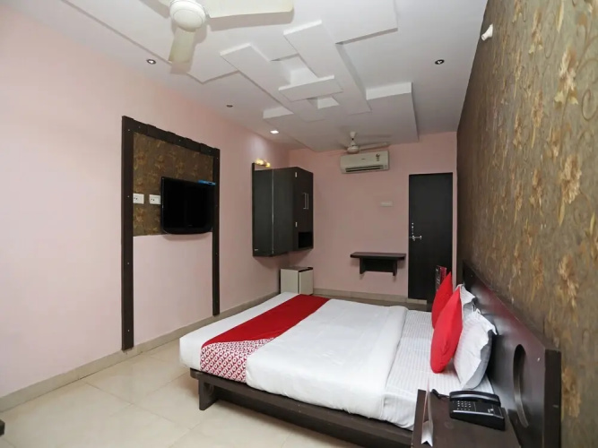 Hotel Recharge By OYO Rooms