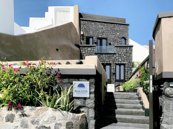 2 Bedrooms Villa