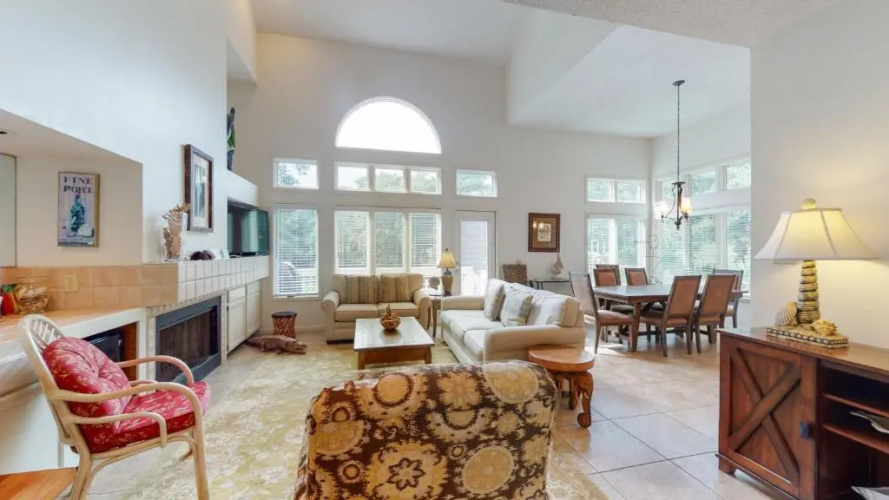 7609 Huntington Villas