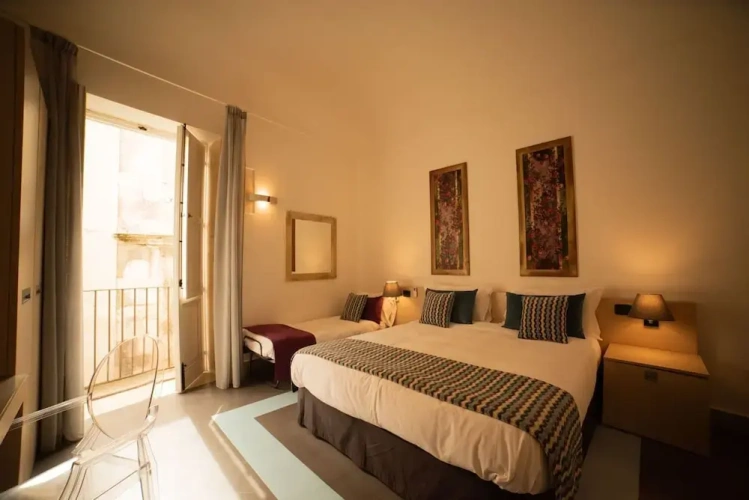 Standard Double room with city view