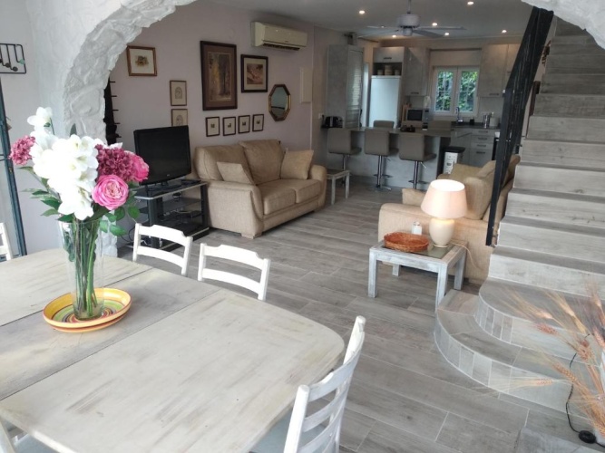 2 Bedrooms Villa