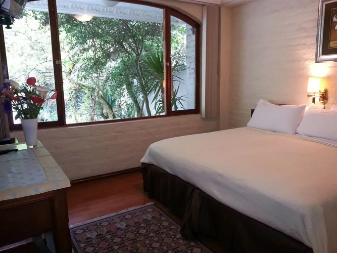 Volcano Hotel