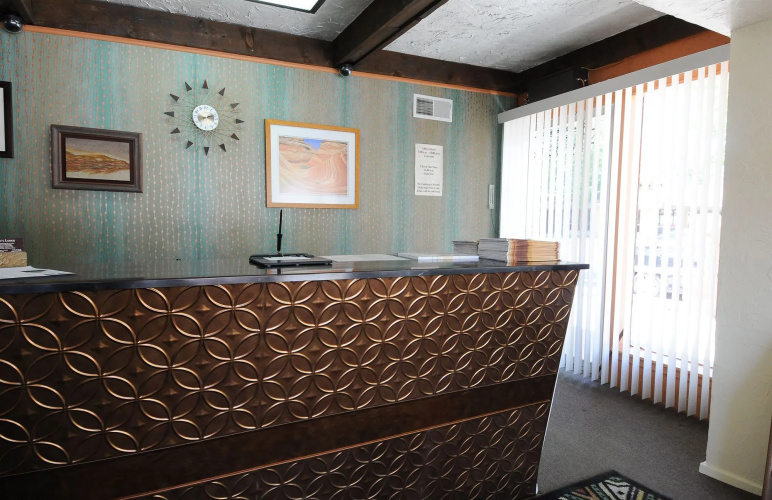 Aiken's Lodge