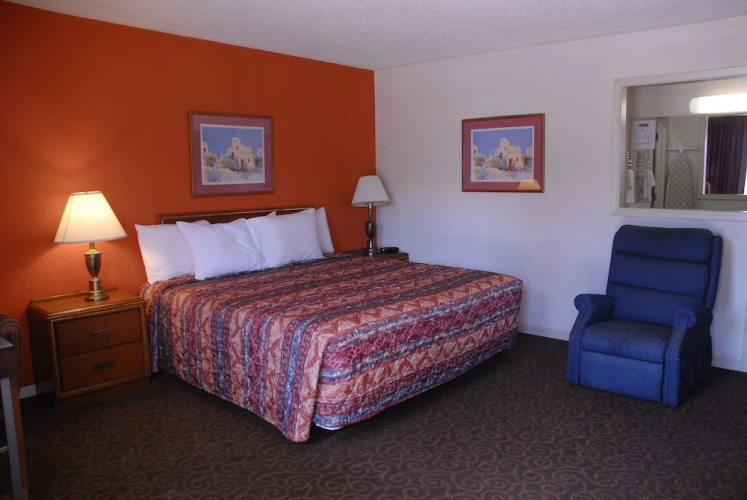 America's Best Inns & Suites