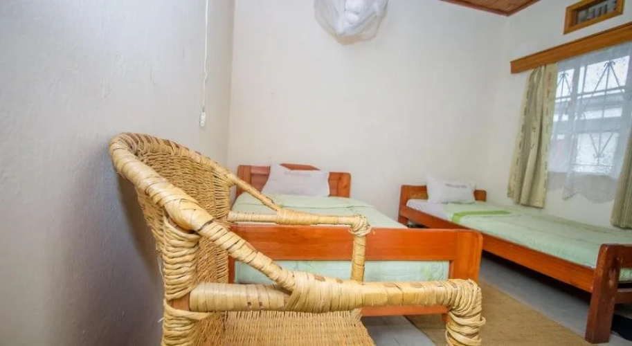 Sabinyo Guest House