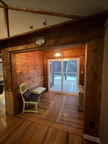 Brookside Hideaway, Brook Road Inn