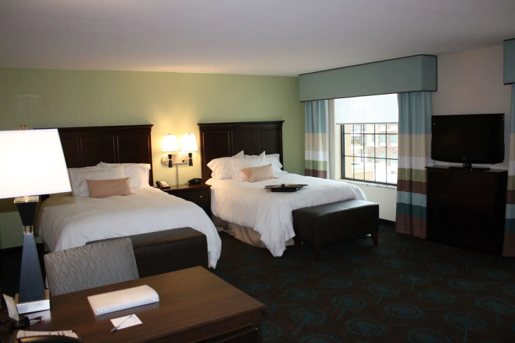 Hampton Inn & Suites St. Cloud, MN