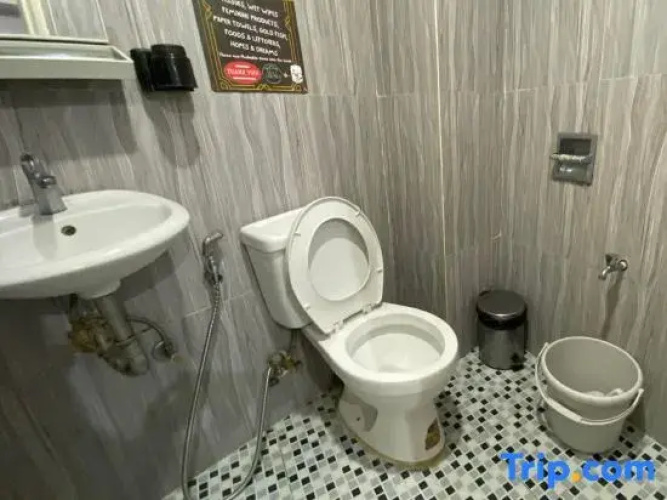 Amplayo Apartelle 2-BR Unit