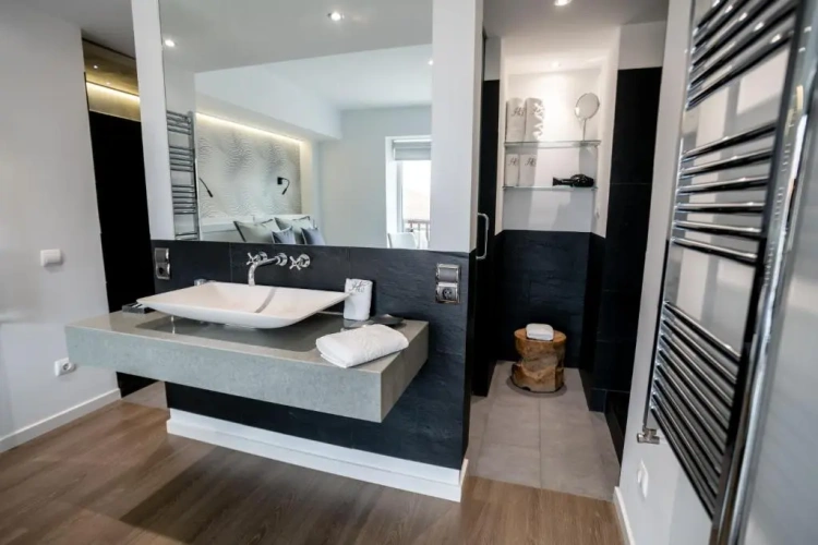 Luxury Suite