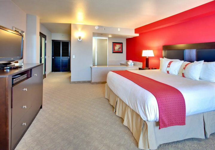 DoubleTree by Hilton Fullerton