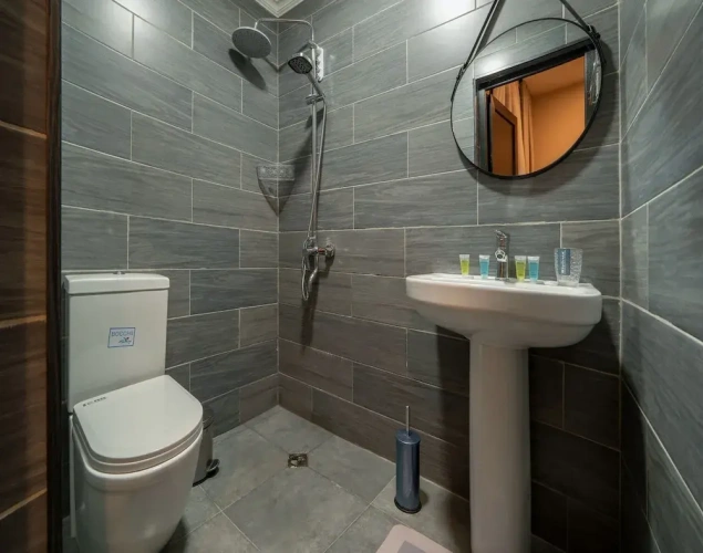 4 Bedrooms Comfort Apartment with courtyard view