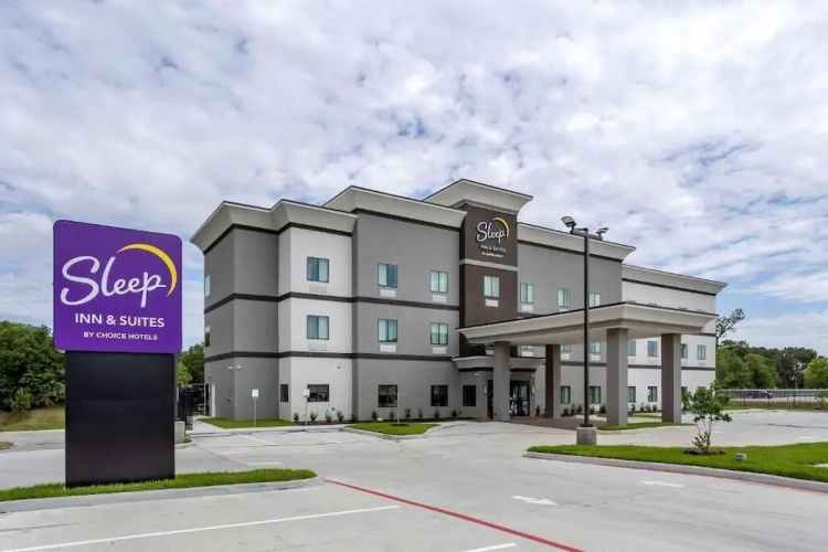 Redwood Inn & Suites - Baytown, TX