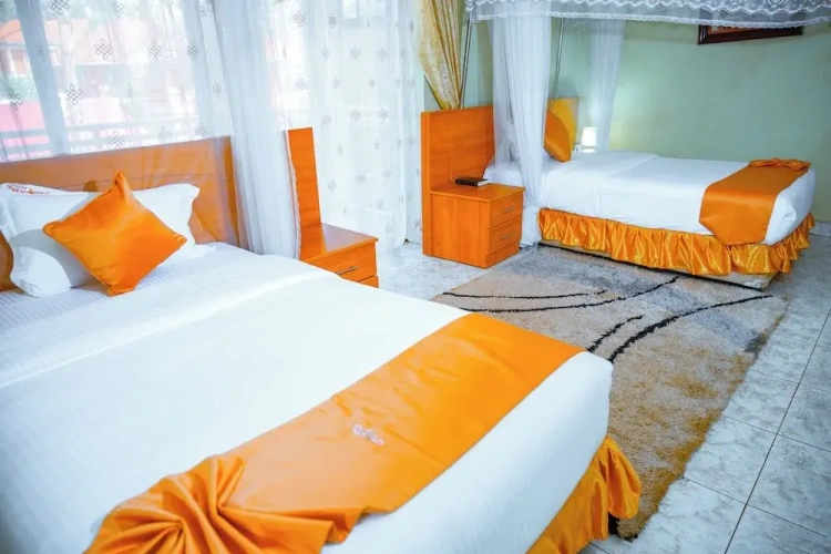 Standard Twin room with balcony