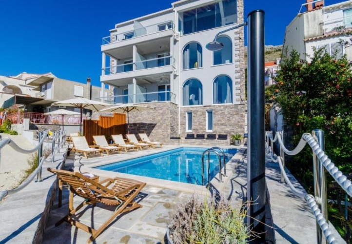 2 Bedrooms Apartment with balcony and with sea view