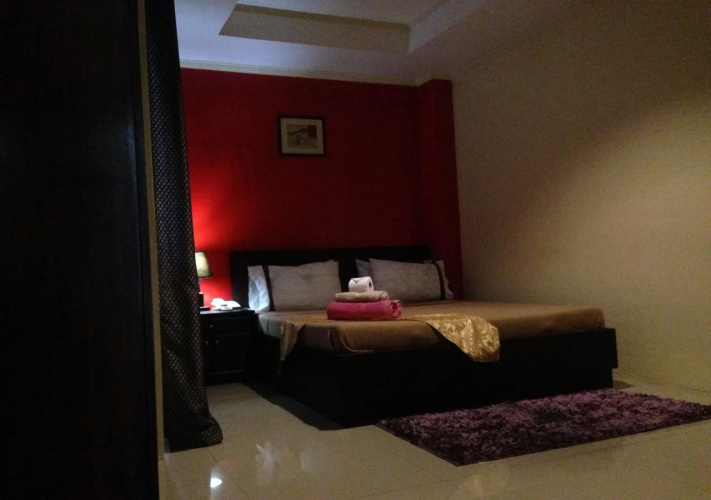Poleng Suites Hotel