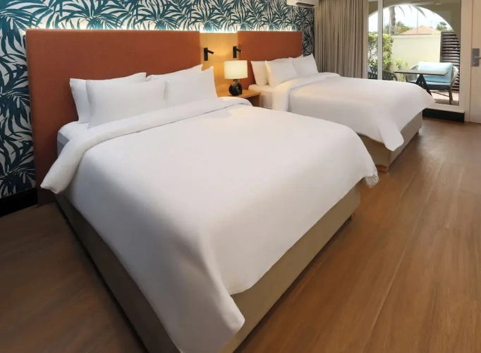 Standard Quadruple room with city view