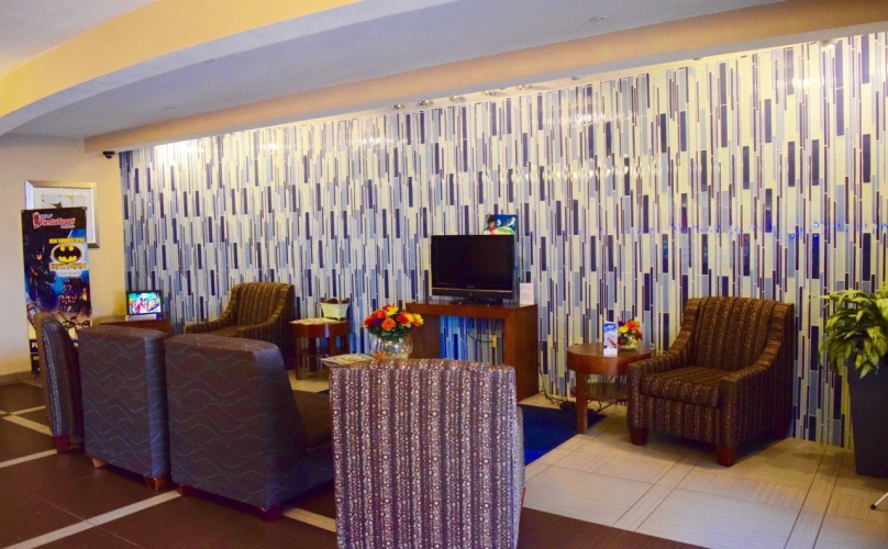 Holiday Inn Express And Suites San Antonio Nw Near photo 18