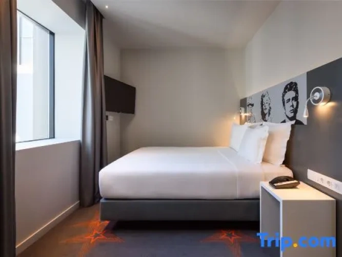 Standard Single room with city view