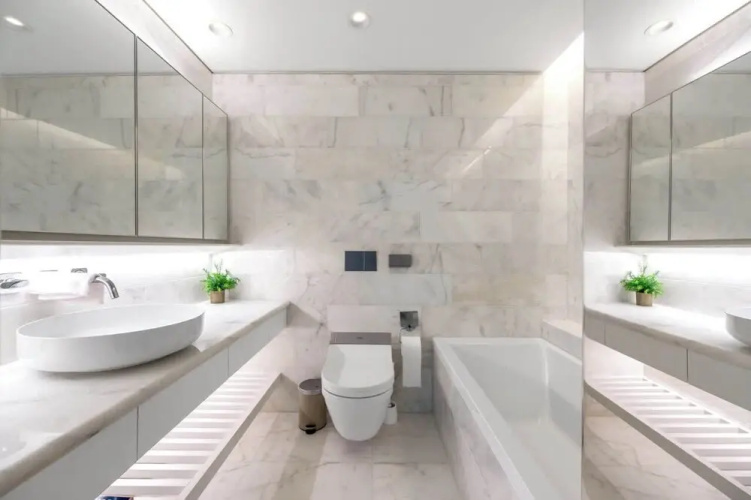 Chic Urban Stylish Condo in Downtown V