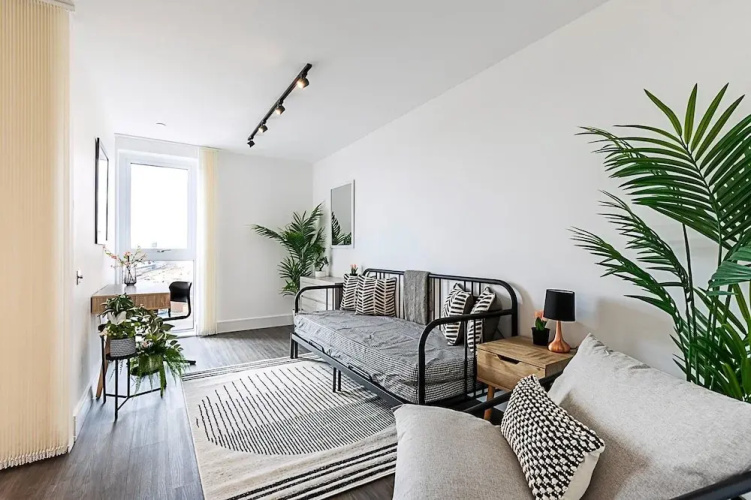Sky-high Apartment With Modern Decor