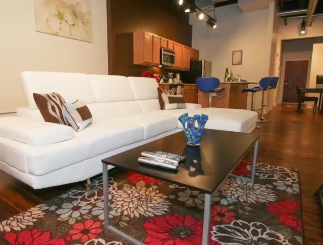 2 Bedrooms Luxury Apartment with city view