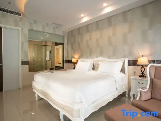 1 Bedroom Triple Suite with balcony