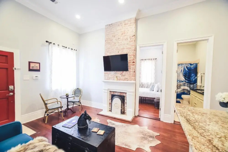 Lagniappe Lounge
