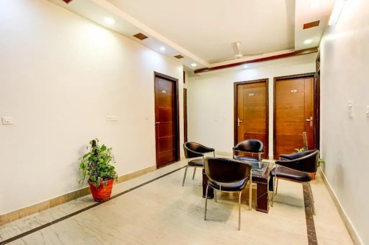 Red Rose By OYO Rooms