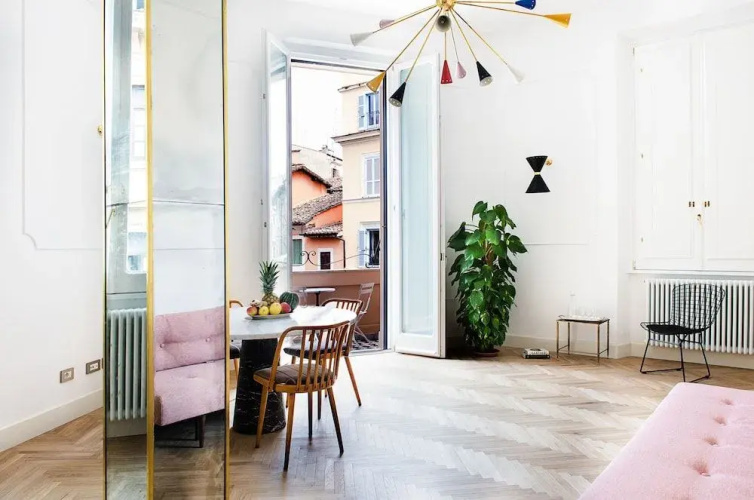 Temple Street Fabulous Apartment