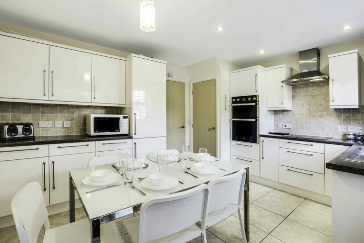 4 Bedrooms Standard room