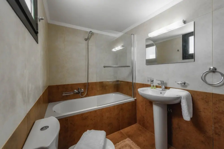 Alonaki Apartments