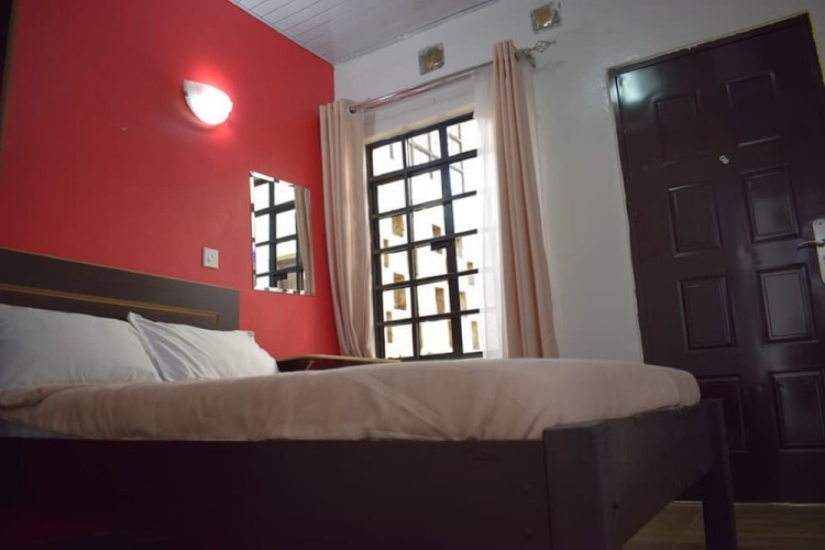 Dover Hotel Bondo