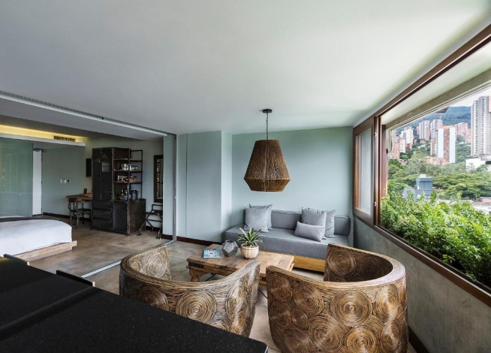 Deluxe Suite with balcony and with view