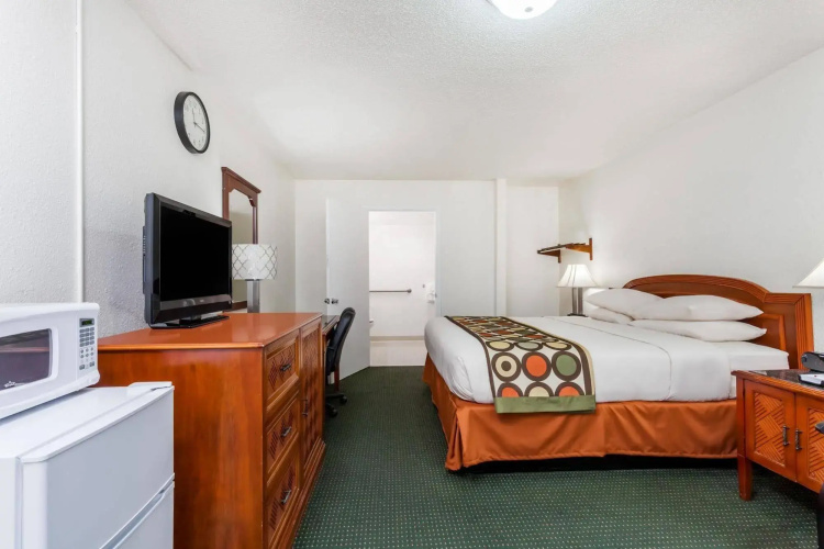 Simple Rewards Inn