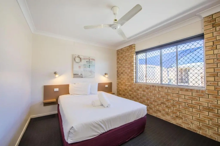 2 Bedrooms Apartment