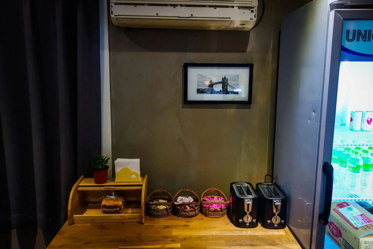 Samsung Bed Station