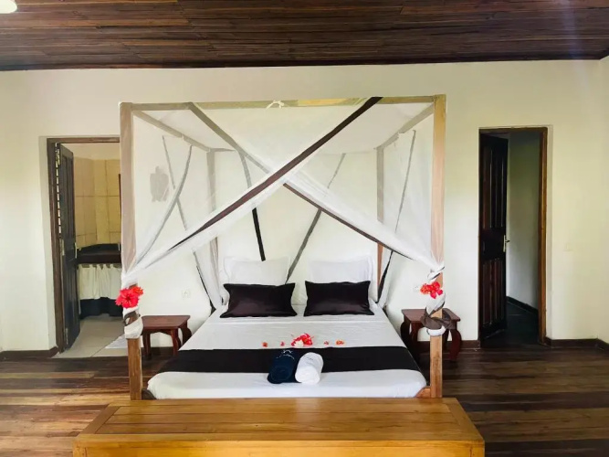 Ocean Beach Hotel