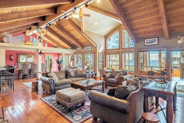 5 Bedrooms Cottage