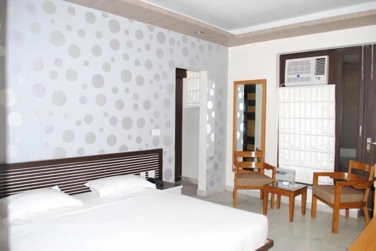 FabHotel Anand Villa