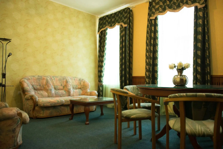 Continent Hotel